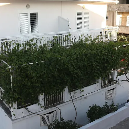 Loncarevic * Hvar Town
